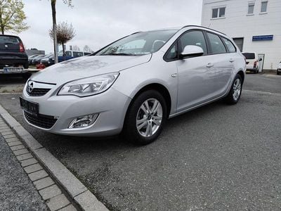Usata Opel Astra Edition 140 CV (102 kW) 2012 Argento Station wagon