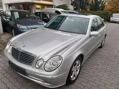 Gebraucht Mercedes E350 270 PS (198 kW) 2005 Silber Limousine