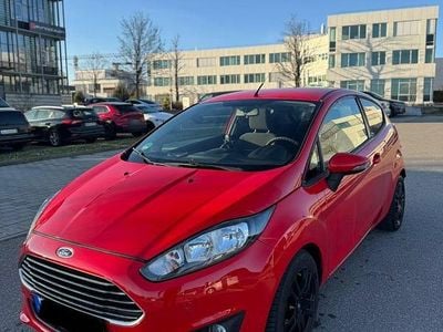 Gebraucht Ford Fiesta 105 PS (77 kW) 2013 Rot Kleinwagen