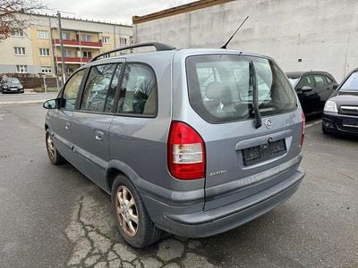 Silber Gebraucht 2004 Opel Zafira Njoy Van / Kleinbus | 650 € (Superpreis)