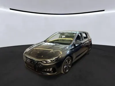 Gebraucht Hyundai i30 Trend 120 PS (88 kW) 2023 Dark knight Limousine