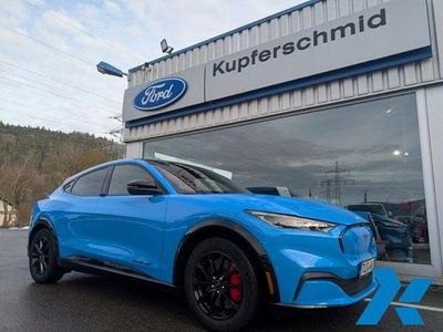 Blau Gebraucht 2023 Ford Mustang Mach-E Premium SUV | 44.990 € (Etwas zu teuer)