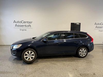 Gebraucht Volvo V60 Momentum 163 PS (119 kW) 2012 Blau Kombi