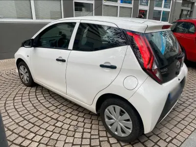 Gebraucht Toyota Aygo 72 PS (52 kW) 2019 Weiß Kleinwagen