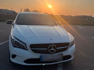 Gebraucht Mercedes CLA200 Sport 136 PS (100 kW) 2016 Weiß Limousine