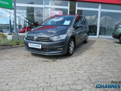 Gebraucht VW Touran Comfortline 150 PS (110 kW) 2018 Grau Van / Kleinbus