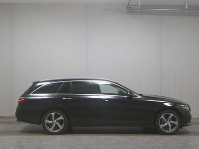 Gebraucht Mercedes E300 Avantgarde 258 PS (189 kW) 2021 Schwarz