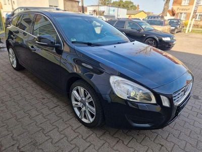 Gebraucht Volvo V60 Momentum 205 PS (150 kW) 2011 Schwarz Kombi