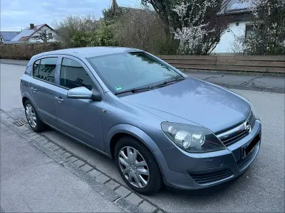Usata Opel Astra 90 CV (66 kW) 2006 Andere farben Berlina