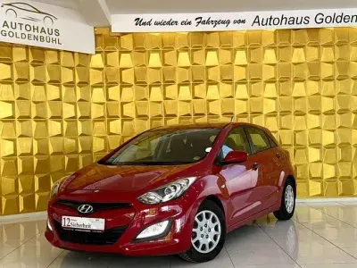 Gebraucht Hyundai i30 Classic 99 PS (72 kW) 2014 Rot Limousine