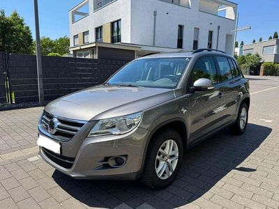 Grau Gebraucht 2009 VW Tiguan SUV | 9.600 € (Etwas zu teuer)