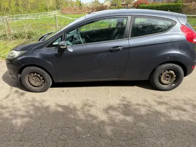 Usata Ford Fiesta Trend 82 CV (60 kW) 2009 Grigio Berlina