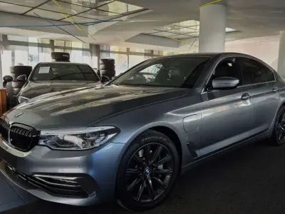 Używany BMW 530e Luxury Line 184 KM (135 kW) 2018 Niebieski Sedan/Limuzyna