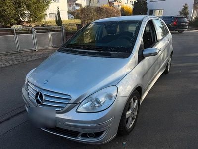 Gebraucht Mercedes B150 95 PS (69 kW) 2008 Silber Van / Kleinbus