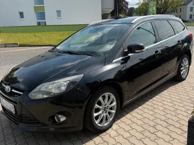 Gebraucht Ford Focus SYNC Edition 140 PS (102 kW) 2014 Schwarz Limousine