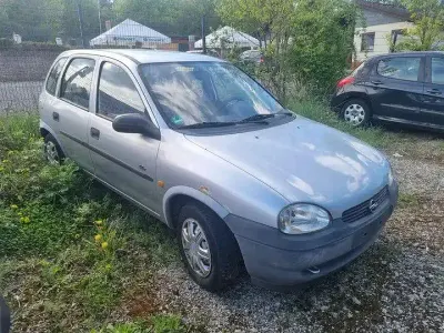 Gebraucht Opel Corsa 65 PS (47 kW) 2000 Silber Kleinwagen