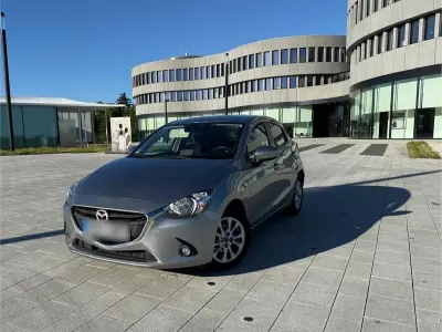 Gebraucht Mazda 2 Exclusive 75 PS (55 kW) 2015 Silber Limousine