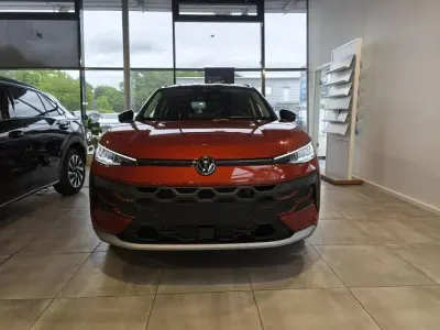 Gebraucht VW T-Roc Cabriolet Life 116 PS (85 kW) 2026 Rot metallic SUV