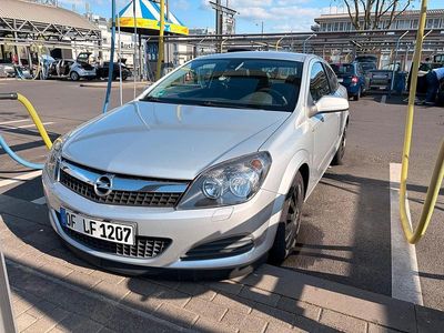 Second-hand Opel Astra GTC 90 CP (66 kW) 2008 Argintiu Coupe