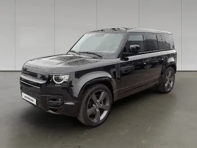 Begagnad Land Rover Defender 532 HK (391 kW) 2022 Svart SUV