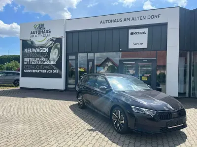 Neu Skoda Octavia SportLine 150 PS (110 kW) 2025 Blackmagic perleffekt Kombi