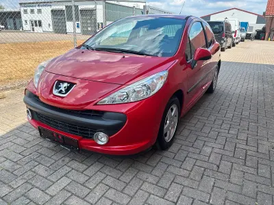 Gebraucht Peugeot 207 Urban Move 73 PS (53 kW) 2009 Rot Kleinwagen