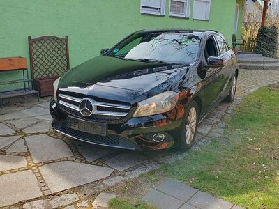 Usata Mercedes A180 Urban 122 CV (89 kW) 2014 Nero Berlina