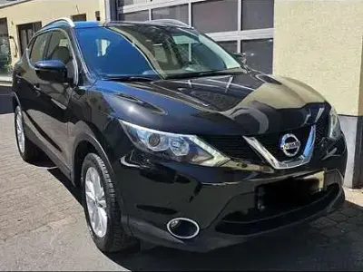 Gebraucht Nissan Qashqai Acenta 131 PS (96 kW) 2016 Schwarz SUV
