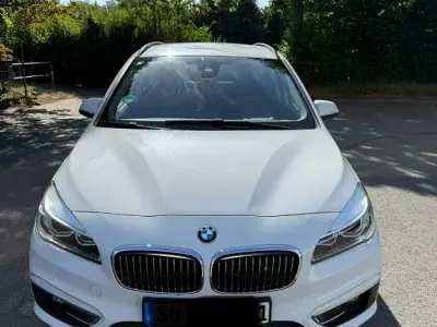 Gebraucht BMW 218 Gran Tourer Luxury Line 150 PS (110 kW) 2017 Weiß Van / Kleinbus