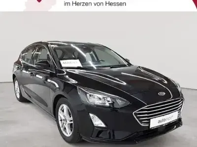 Używany Ford Focus Cool & Connect 125 KM (91 kW) 2022 Czarny Sedan/Limuzyna