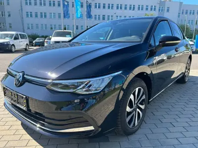 Gebraucht VW Golf VIII Active 131 PS (96 kW) 2023 Schwarz Limousine