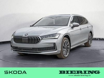 Gebraucht Skoda Superb LAURIN & KLEMENT 204 PS (150 kW) 2025 Pebble silver Kombi