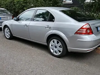 Gebraucht Ford Mondeo 140 PS (102 kW) 2005 Silber Limousine