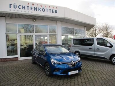 Blau Gebraucht 2023 Renault Clio V Techno Limousine | 20.850 € (Fairer Preis)