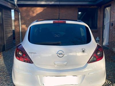 Gebraucht Opel Corsa Color Edition 87 PS (63 kW) 2012 Weiß Kleinwagen