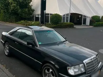 Gebraucht Mercedes 300 180 PS (132 kW) 1991 Schwarz Coupé