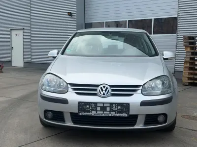 Gebraucht VW Golf IV Trendline 105 PS (77 kW) 2004 Silber Limousine