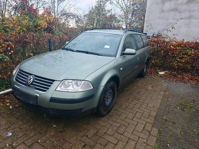 Gebraucht VW Passat 2002 Grün Kombi