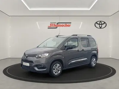 Gebraucht Toyota Proace Verso City 131 PS (96 kW) 2022 Grau Kombi