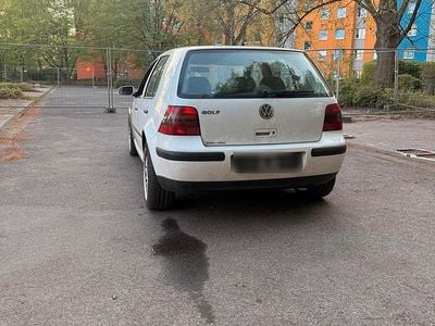 Usata VW Golf IV 75 CV (55 kW) 1998 Bianco Utilitaria