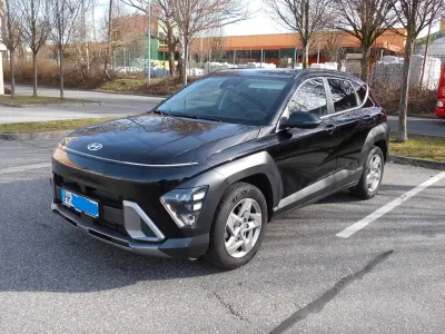 Gebraucht Hyundai Kona Trend 139 PS (102 kW) 2024 Schwarz SUV