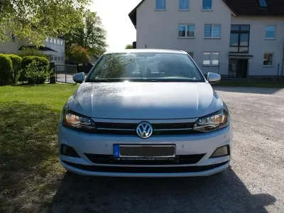 Gebraucht VW Polo Comfortline 95 PS (69 kW) 2019 Weiß Kleinwagen