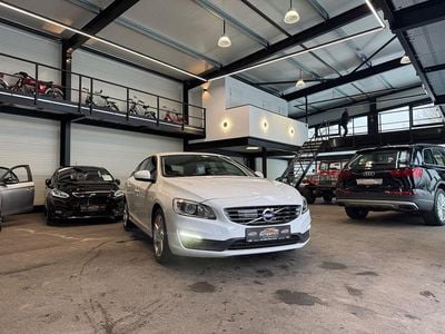 Weiß Gebraucht 2017 Volvo V60 Business Edition Kombi | 9.999 € (Fairer Preis)