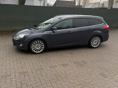 Używany Ford Focus 140 KM (102 kW) 2011 Szary Kombi