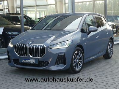 Grau Gebraucht 2024 BMW 220 Active Tourer Performance Van / Kleinbus | 33.700 € (Fairer Preis)
