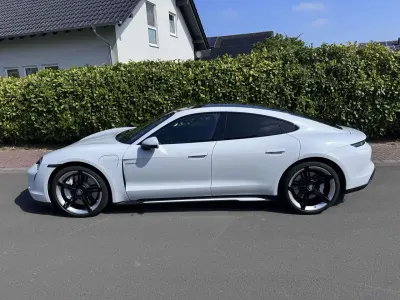 Gebraucht Porsche Taycan 4S 359 kW (489 PS) 2023 Weiß Limousine