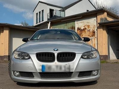 Gebraucht BMW 320 170 PS (125 kW) 2007 Silber Coupé
