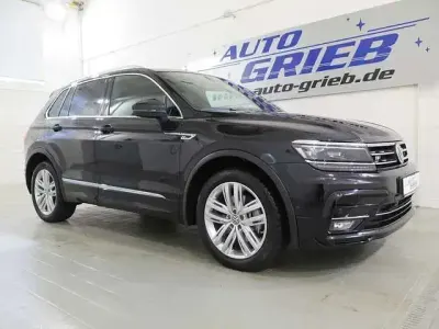 Gebraucht VW Tiguan Highline 239 PS (175 kW) 2019 Deep black perleffekt (metallic) SUV