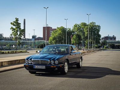 Jaguar XJ8