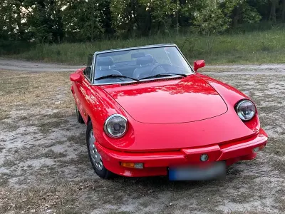 Gebraucht Alfa Romeo Spider 105 PS (77 kW) 1985 Rot Cabrio